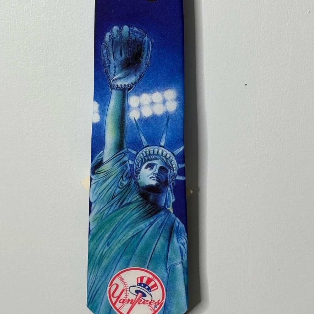 NEW New York Yankees Blue Tie Statue of Liberty Genuine Merchandise MLB Vintage